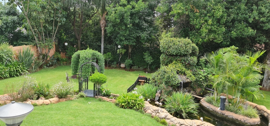 5 Bedroom Property for Sale in Protea Park North West